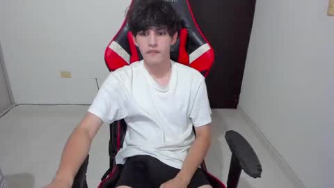 eren_tatakae online show from April 10, 2:28 am