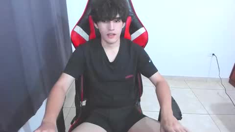 Snapshot of eren_tatakae chatting on October 14, 2:14 am eren_tatakae online show from October 14, 2:14 am