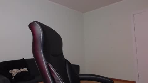    online show from October 25, 1:55 pm