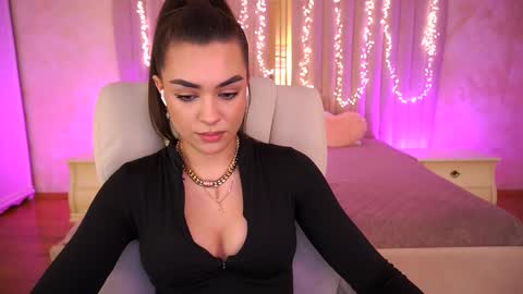 Erica online show from February 11, 5:06 pm