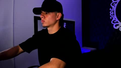 Erick  online show from April 14, 11:46 am