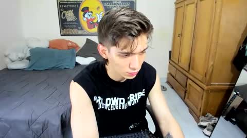 erick_de_rossee online show from March 30, 12:01 am