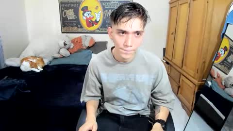 erick_de_rossee online show from April 14, 8:56 pm