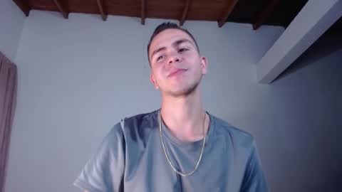 Snapshot of erik_rodriguez chatting on January 15, 4:57 am Erik rodriguez online show from January 15, 4:57 am