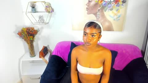 E R I K A  - L  Y R I C S online show from April 14, 9:56 am