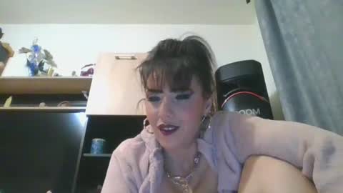 erikaguapa1989 online show from February 2, 3:15 am