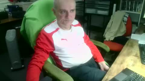 Snapshot of ernello chatting on September 27, 7:00 pm ernello online show from September 27, 7:00 pm