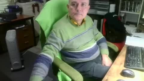 Snapshot of ernello chatting on October 2, 9:24 pm ernello online show from October 2, 9:24 pm