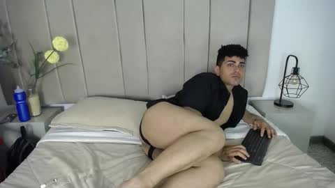 Snapshot of eros_kai chatting on October 9, 4:29 am Eros Kai online show from October 9, 4:29 am