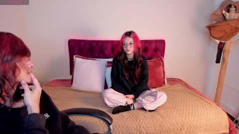 eros_nyx_ online show from April 7, 6:04 am