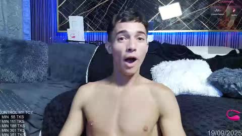 EROS ELIAM online show from September 19, 9:51 pm