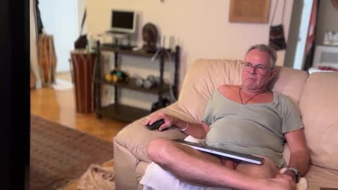 eros online show from September 26, 5:59 am