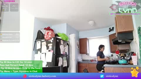 Snapshot of eroticalynn chatting on October 20, 7:08 pm Lynn online show from October 20, 7:08 pm