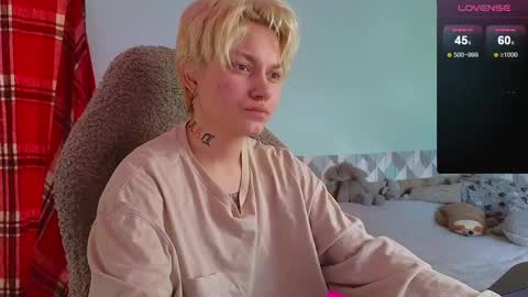 esajukyy online show from January 19, 5:48 am