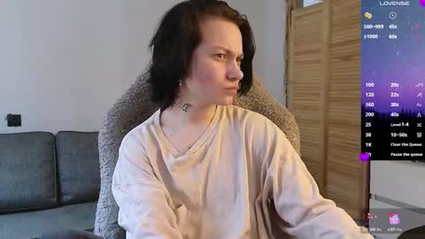 esajukyy online show from March 8, 8:18 am