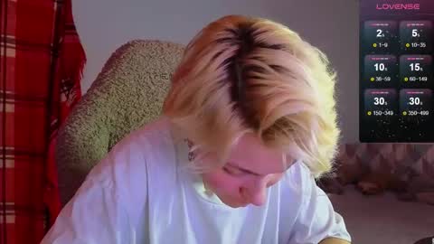 esajukyy online show from February 12, 3:49 pm