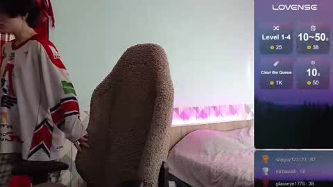 esajukyy online show from October 19, 8:19 am