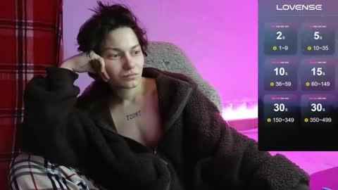 esajukyy online show from September 20, 11:35 am