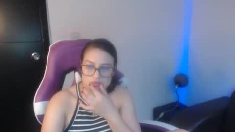 Esmeralda online show from March 10, 2:43 pm