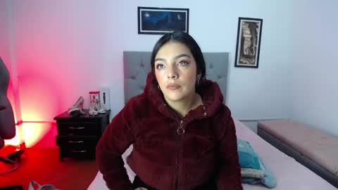 Snapshot of esmeraldaa_sc chatting on October 10, 7:03 am Perla online show from October 10, 7:03 am