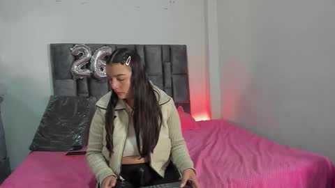 Perla online show from March 21, 7:36 am