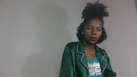 esmeraldae online show from October 28, 11:28 pm