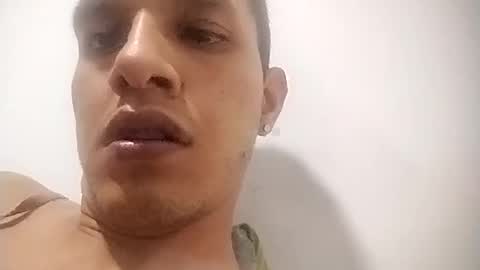 esneyderhenao20 online show from April 19, 6:03 am