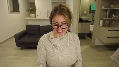 Juliana online show from October 27, 11:49 pm