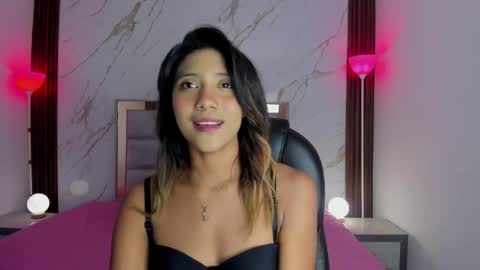 esperanzamora online show from April 4, 2:02 pm