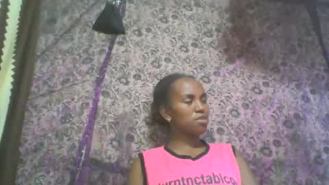 Snapshot of estanie chatting on October 30, 6:52 pm estanie online show from October 30, 6:52 pm