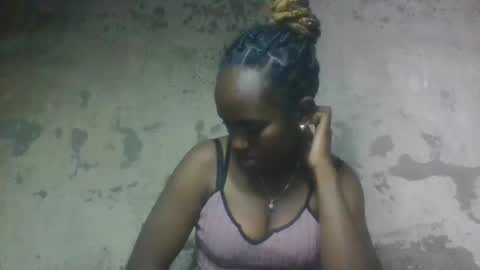 Snapshot of estanie chatting on October 10, 10:25 pm estanie online show from October 10, 10:25 pm