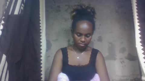 Snapshot of estanie chatting on September 29, 7:24 pm estanie online show from September 29, 7:24 pm