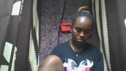 Snapshot of estanie chatting on October 17, 7:23 am estanie online show from October 17, 7:23 am