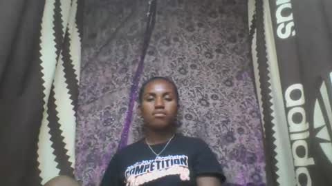 Snapshot of estanie chatting on October 25, 8:31 pm estanie online show from October 25, 8:31 pm