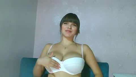 Estefa online show from December 3, 7:36 pm