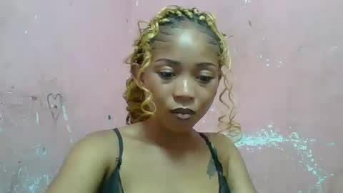 estelah20 online show from January 8, 9:37 am