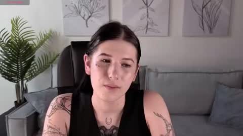 Ester Henderson online show from July 3, 1:43 am