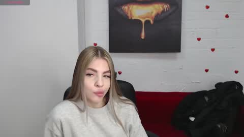 esternoir online show from December 2, 8:45 am