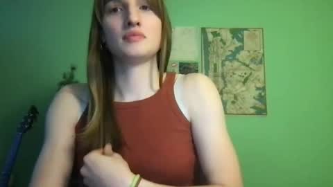 Snapshot of esthergreyplus chatting on January 28, 9:29 pm Esther Grey online show from January 28, 9:29 pm