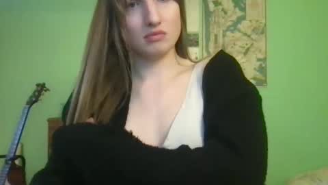 Snapshot of esthergreyplus chatting on February 6, 10:43 pm Esther Grey online show from February 6, 10:43 pm