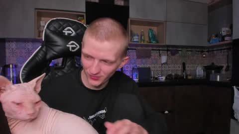 LOUIS online show from April 9, 1:42 am