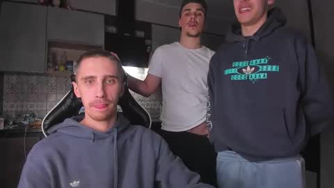 LOUIS online show from December 20, 7:32 pm