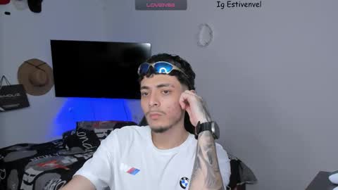 estivenvel online show from November 10, 5:38 pm