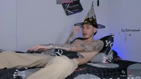 estivenvel online show from October 29, 9:48 pm