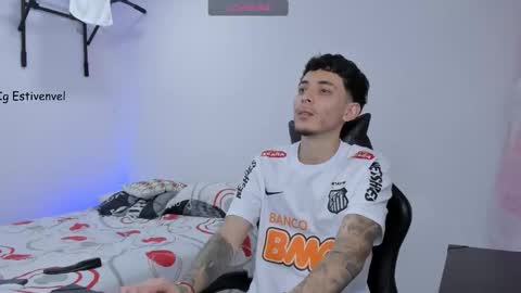 estivenvel online show from February 20, 2:33 am