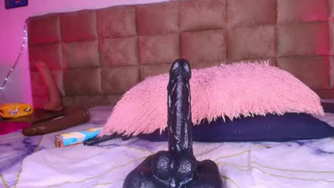 Snapshot of estrella_hanks_ chatting on September 24, 12:45 pm Estrella online show from September 24, 12:45 pm