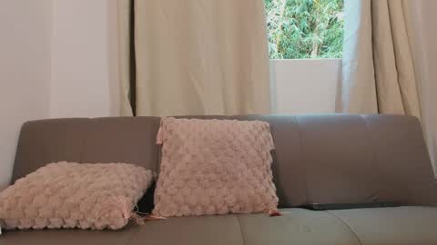 etham_wolf1 online show from April 2, 5:31 pm