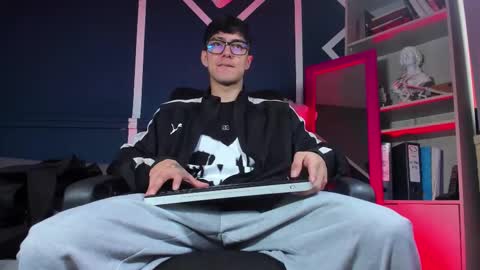 Etham online show from November 24, 2:27 pm