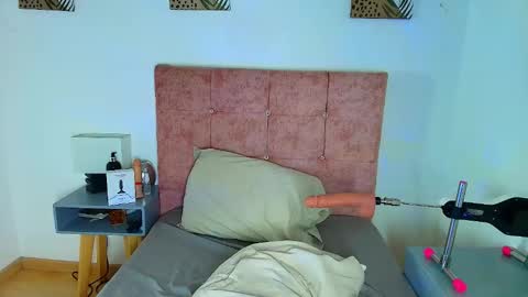 ethan  online show from February 7, 4:59 am