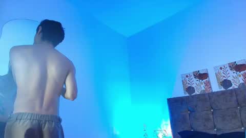 ethan  online show from May 26, 3:34 am